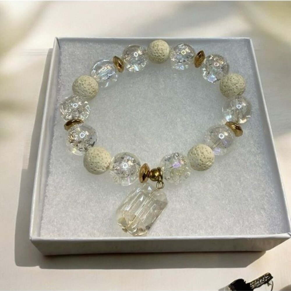 Handmade Bracelet diffusing essential oils - Picture 2 of 4